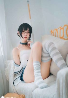 丝袜的诱惑电影_免费观看