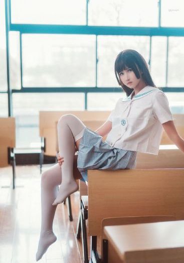 电影院里的激情呻吟_158分钟完整版动漫免费观看